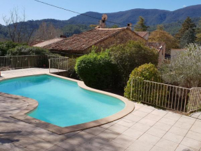 Villa in Meounes-les-Montrieux with Jacuzzi